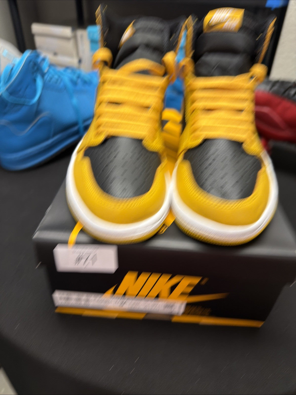 Size 9 - Jordan 1 Retro OG High Pollen