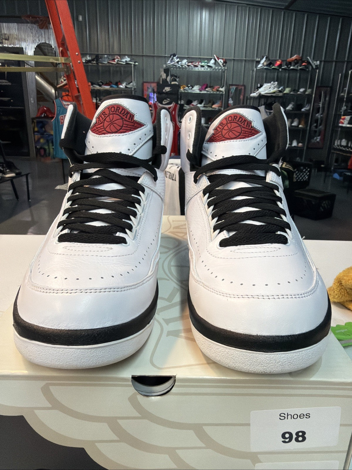 Air Jordan 2 Retro Mid "Chicago" Size 11 DX2454-106 DS New White Red Black