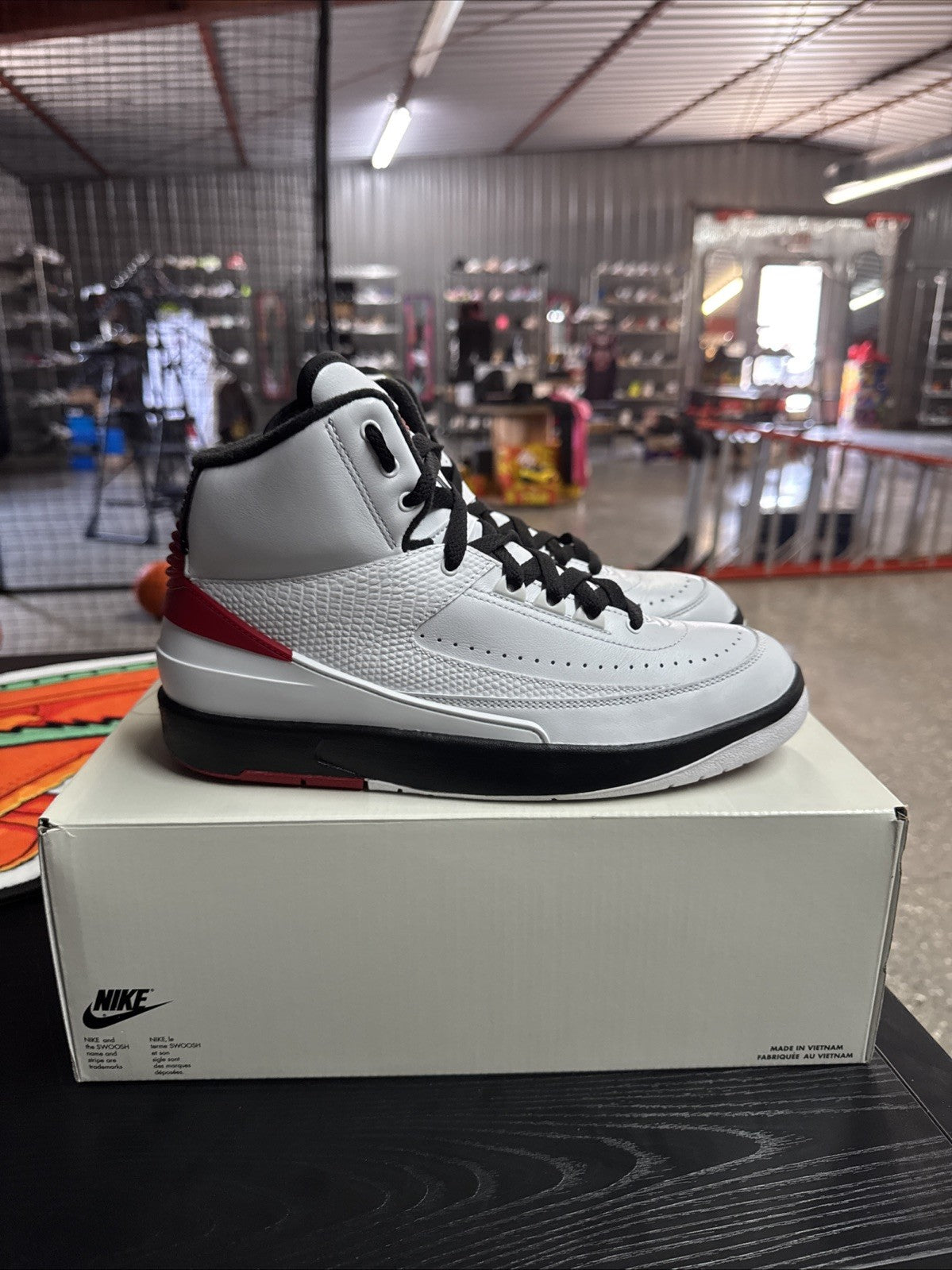 Size 8.5 - Nike Air Jordan 2 Retro OG Chicago White/Varsity Red/Black