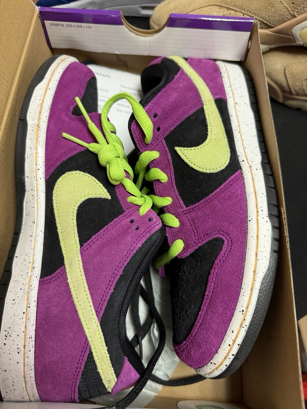 Nike SB Dunk Low Red Plum -Size 9 Mens (350)
