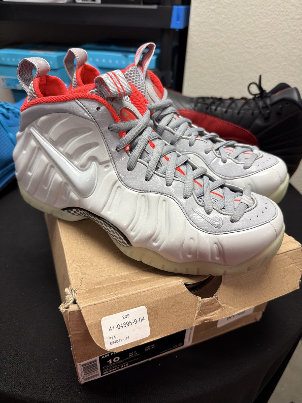 Nike Air Foamposite Pro Pure Platinum 2016 GLOW IN DARK  US. size 10