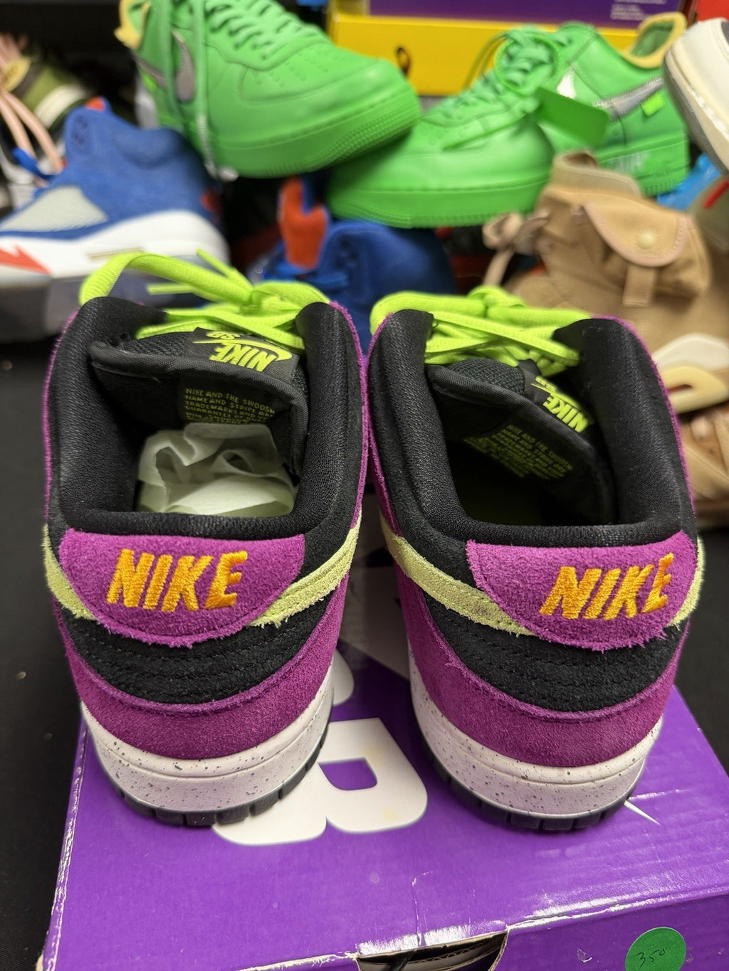 Nike SB Dunk Low Red Plum -Size 9 Mens (350)