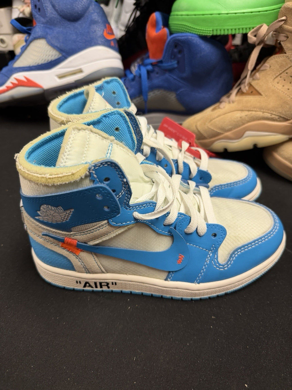 Off-White Jordan 1 UNC (Pre-owned, Size 4.5)