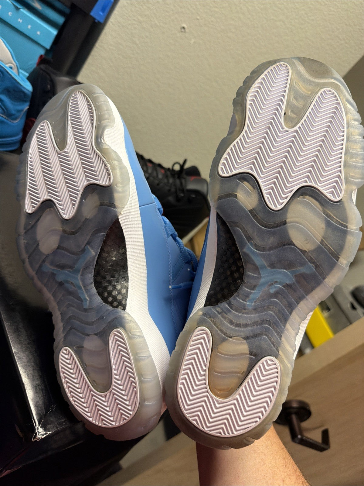 😱Size 13 - Jordan 11 Retro Pantone 2014😱