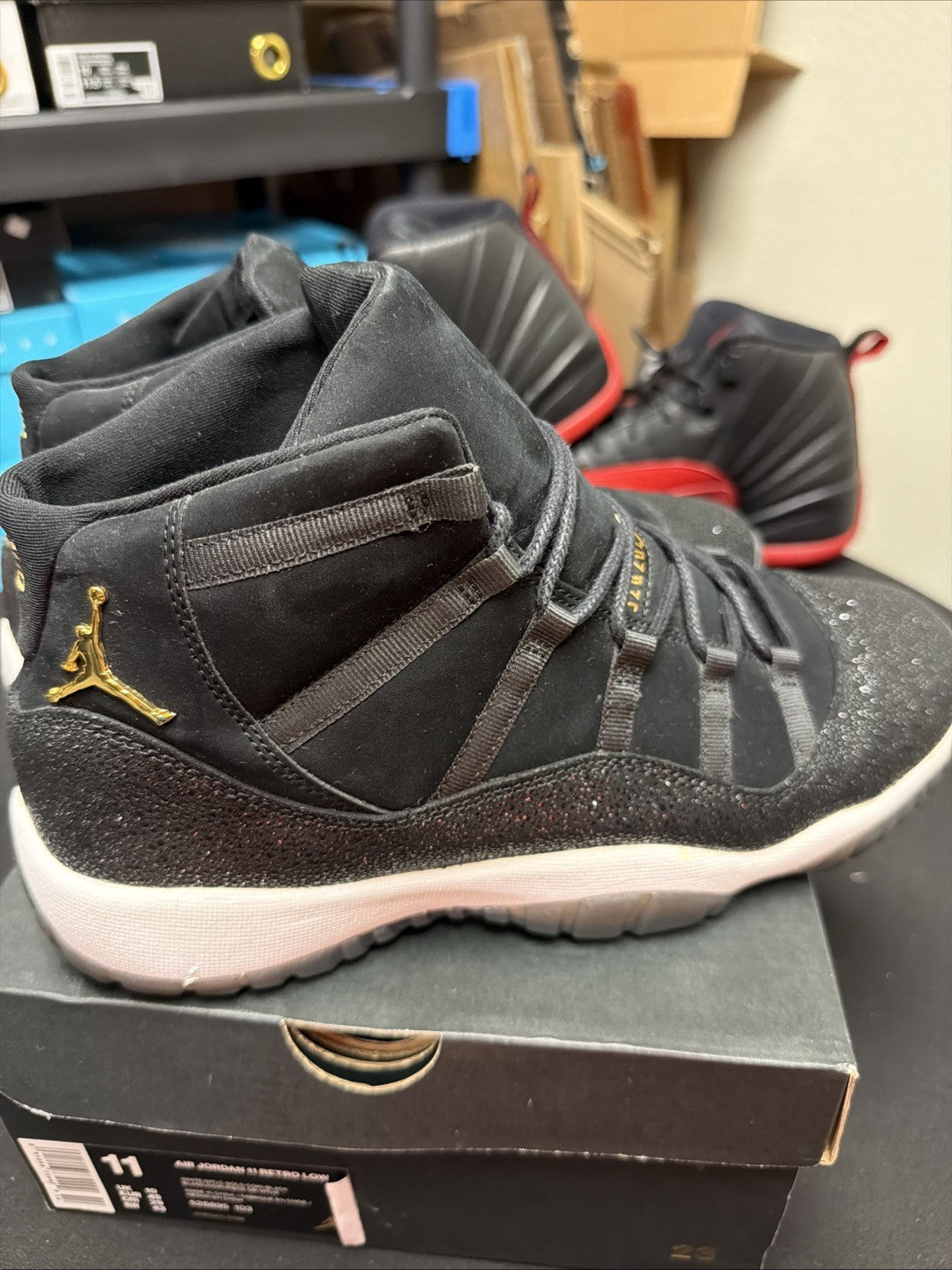 Air Jordan 11 Retro GS Heiress Size 10Y / 11.5 Womens 2017 Black Gold 852625-030