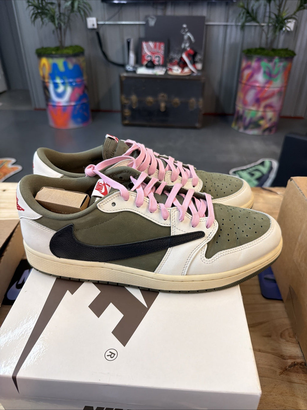 Air Jordan 1 Low OG SP "TRAVIS SCOTT MEDIUM OLIVE" 2024 - Size 12 - dm7866 200..