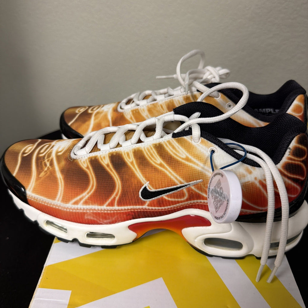 Nike Air Max Plus OG DZ3531-600 "Light Photography - Sport Red" Size 9 SAMPLE