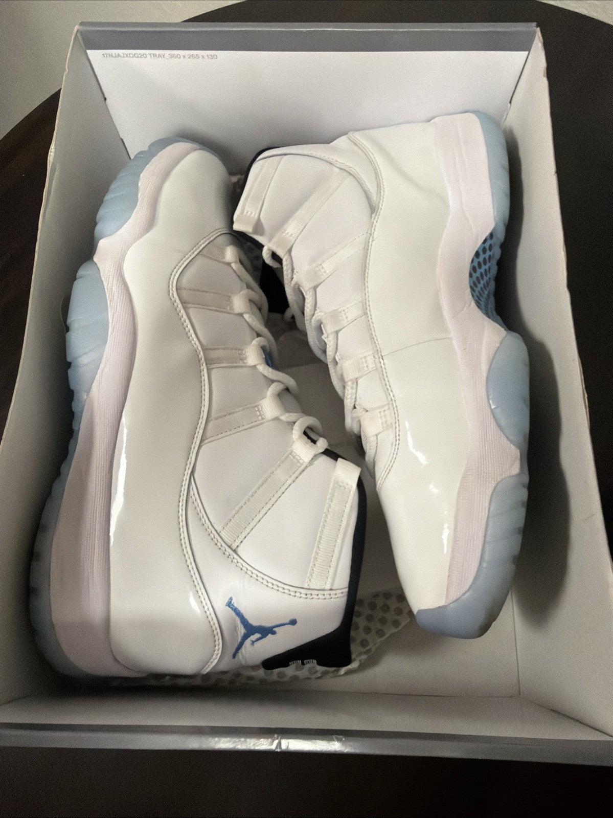 Air Jordan 11  Retro "Legend Blue" CT8012-104  Mens Size 13 .2024