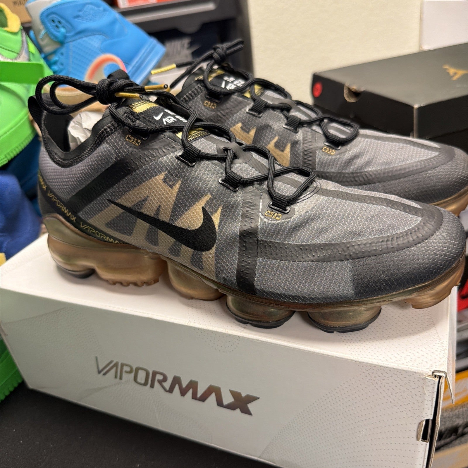 Nike Air VaporMax 2019 Black Metallic Gold  AR6631-002 Size 12 US Shoes (285)