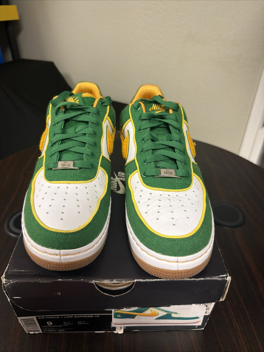QUEENS AIR FORCE ONE *LIMITED EDITION**CLARK KENT SNEAKERS*