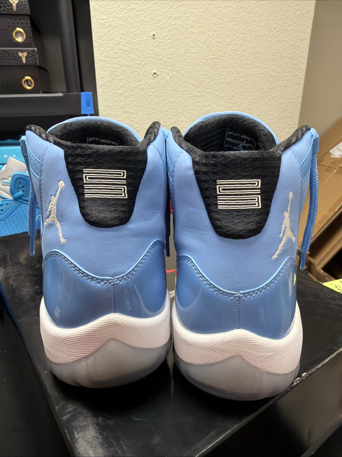 😱Size 13 - Jordan 11 Retro Pantone 2014😱