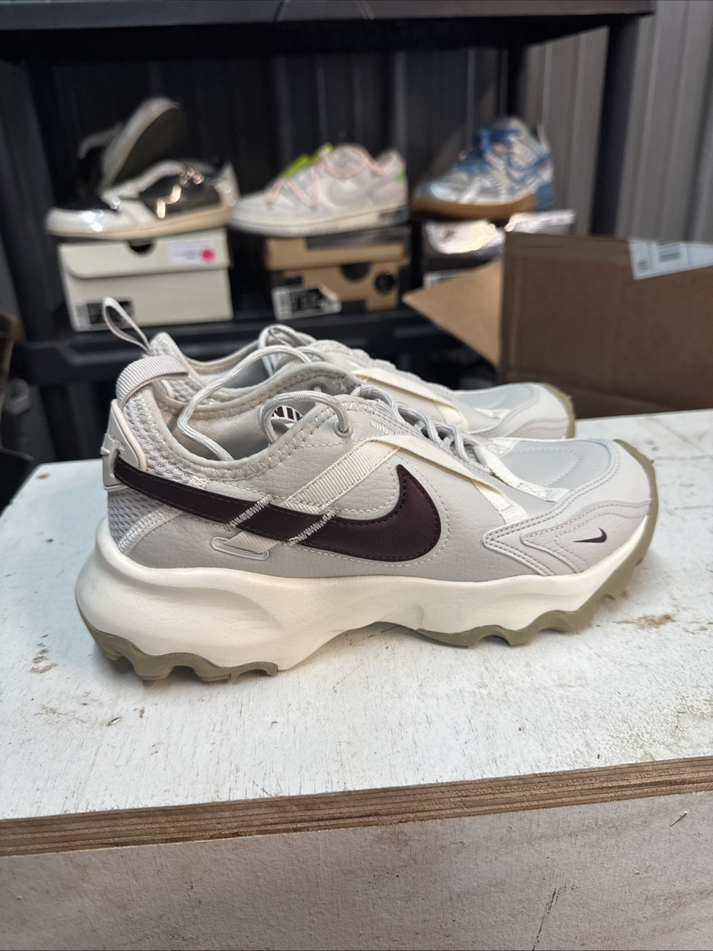 Size 7W - Nike Wmns TC 7900 Light Bone Burgundy Crush | Replacement Box