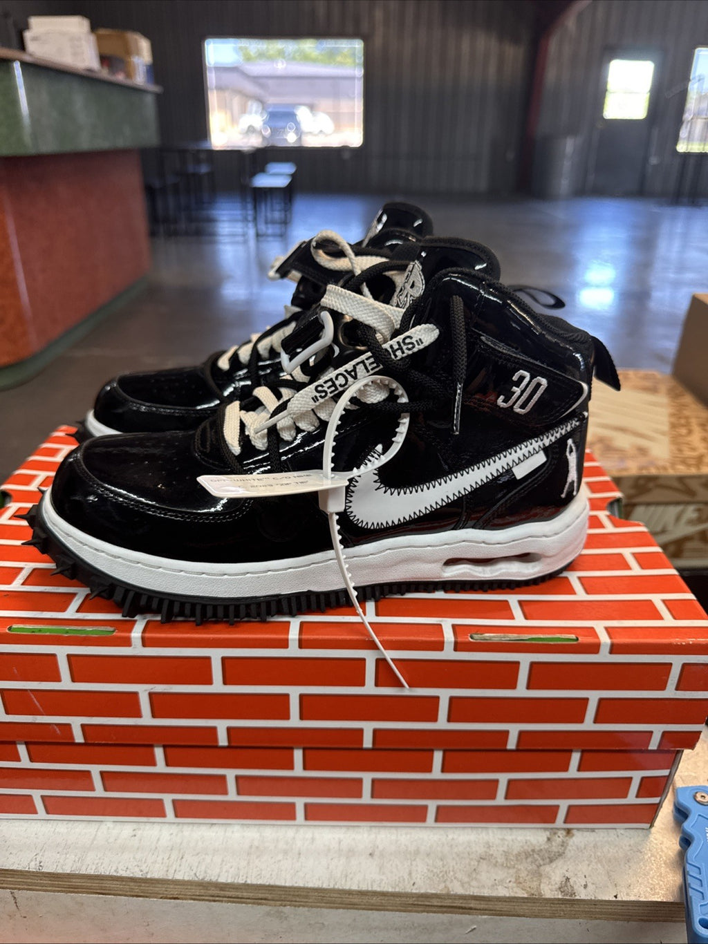 Size 8 - Nike Air Force 1 Mid x Off-White Sheed