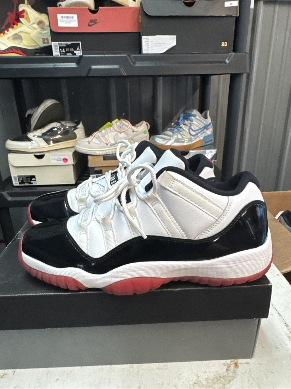 Air Jordan 11 Low GS Concord Bred White Sneakers 528896-160 Mens Size 7Y Used