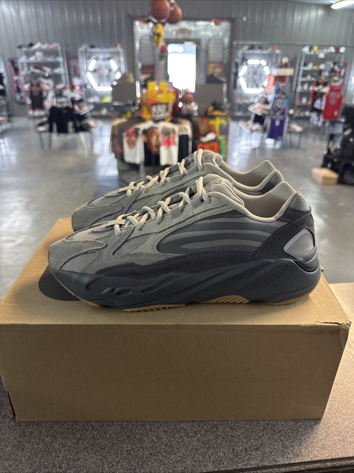 adidas YEEZY Boost 700 V2 Tephra | Wore Once
