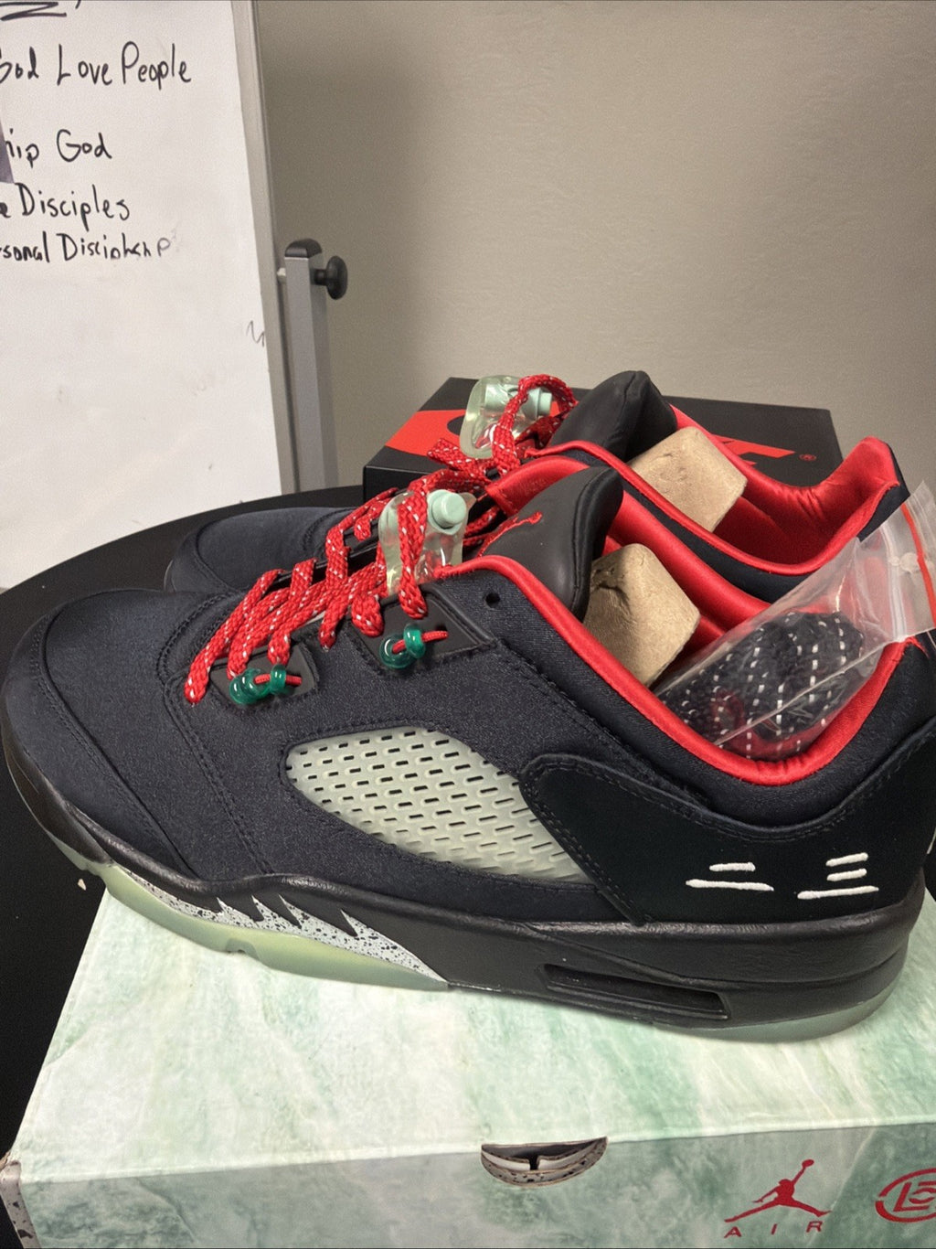 Size 10.5 Jordan 5 Low x Clot Anthracite Black Mens Lace Up Sneakers DM4640-036