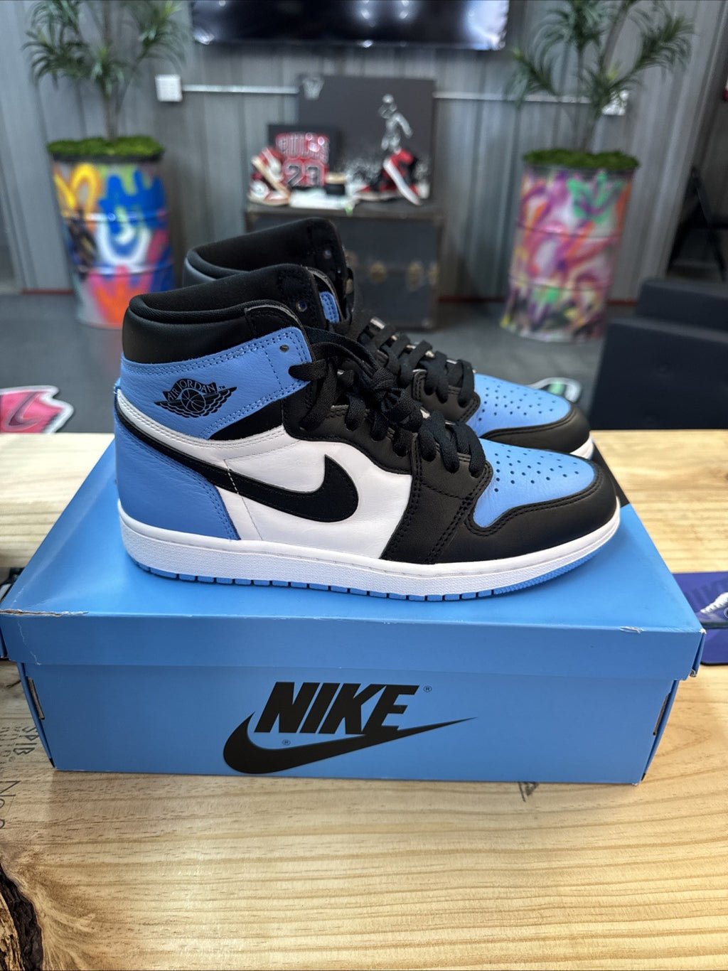 Size 8.5 - Jordan 1 Retro OG High UNC Toe