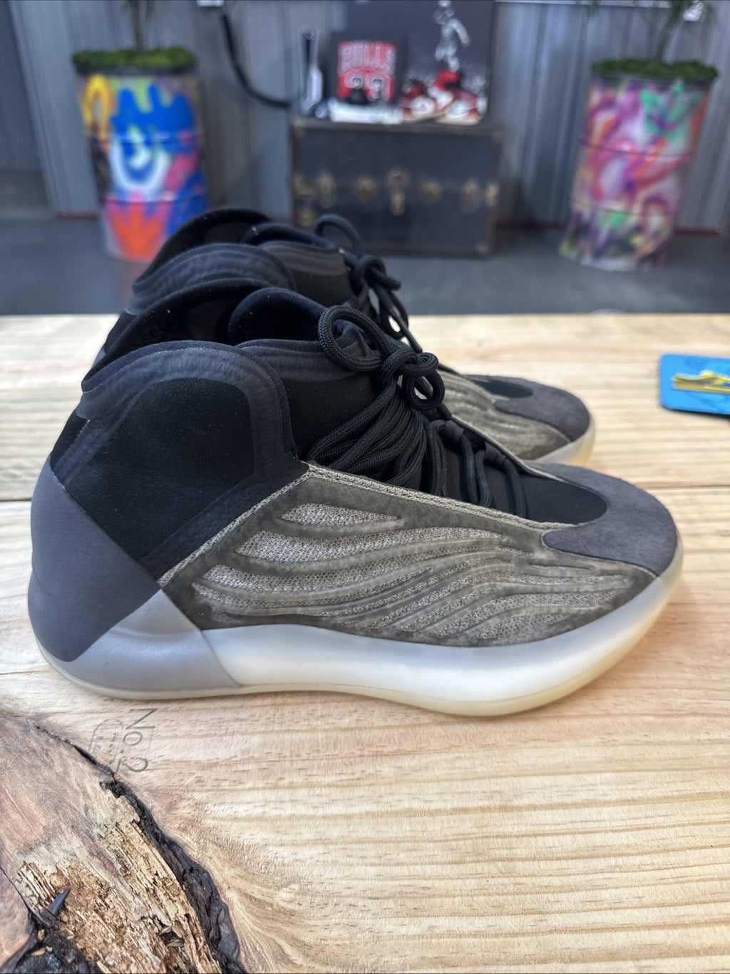 size 9.5 - Adidas Yeezy Quantum Barium | NOBOX