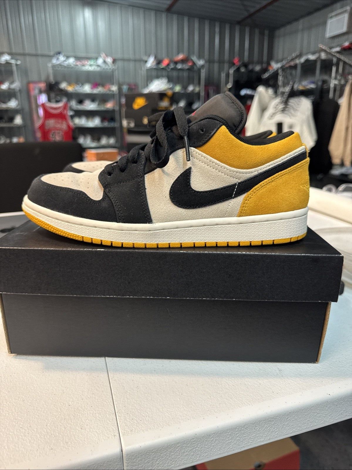 Size 8 - JORDAN 1 Low Sail University Gold Black