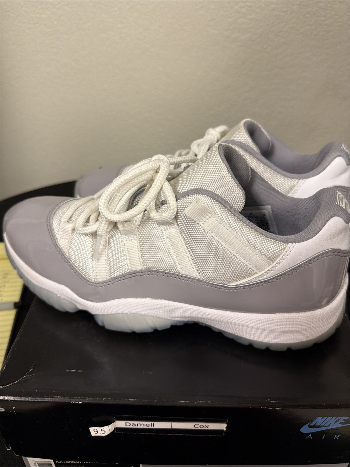 M025) Nike Air Jordan 11 XI Retro Low Men’s Size 9.5 Cement Grey AV2187-140