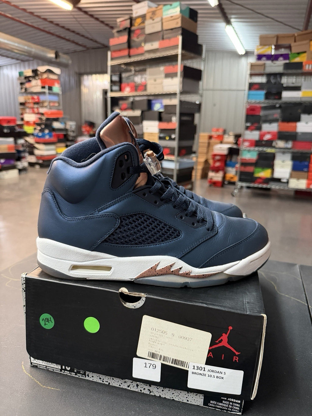 Air Jordan 5 Retro Bronze 136027 416 Obsidian/White/Metallic Bronze Size 10.5