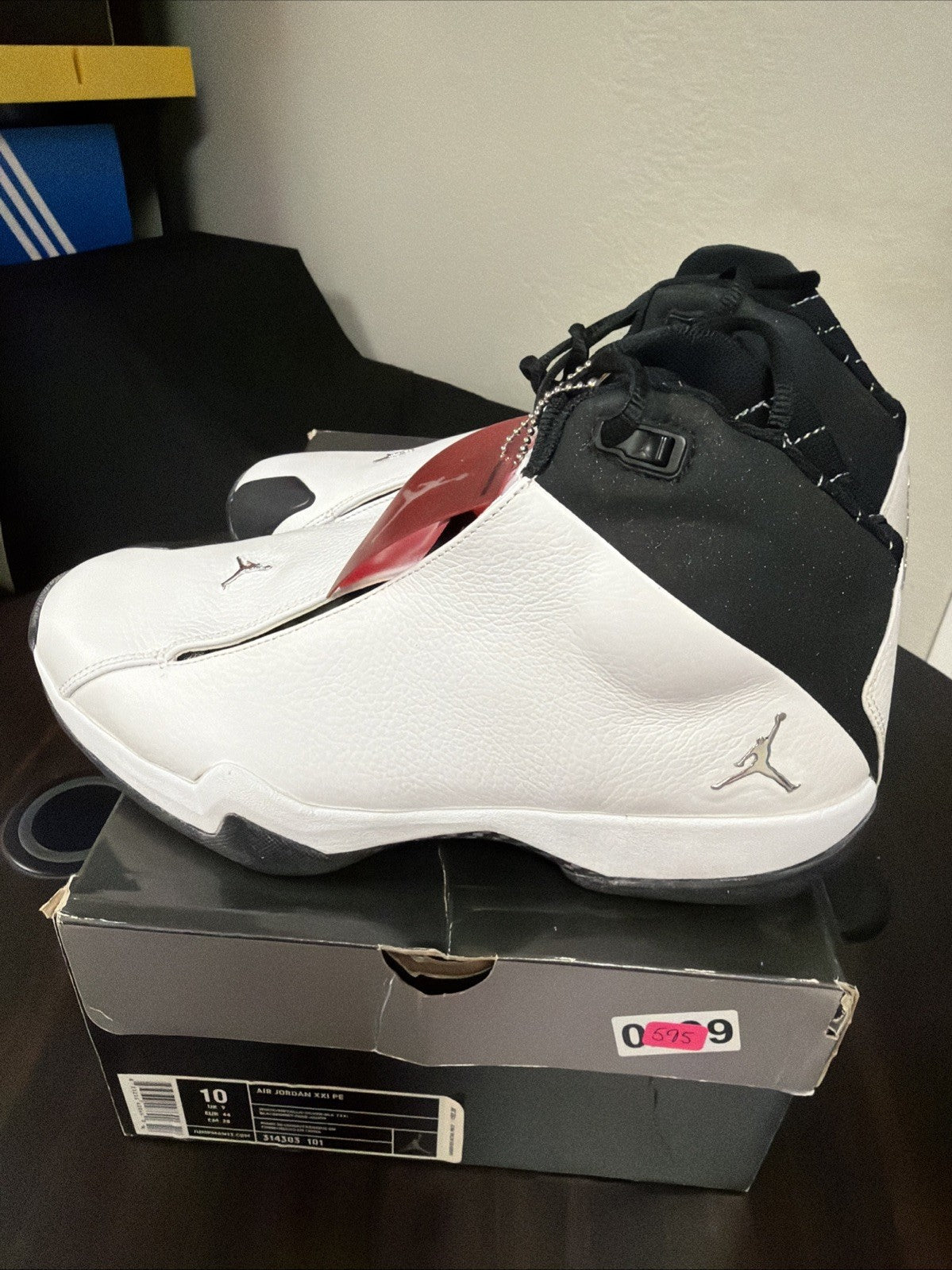 Nike Air Jordan 21 XXI PE OG White Black 2006 Size 10 Sneakers 314303-101