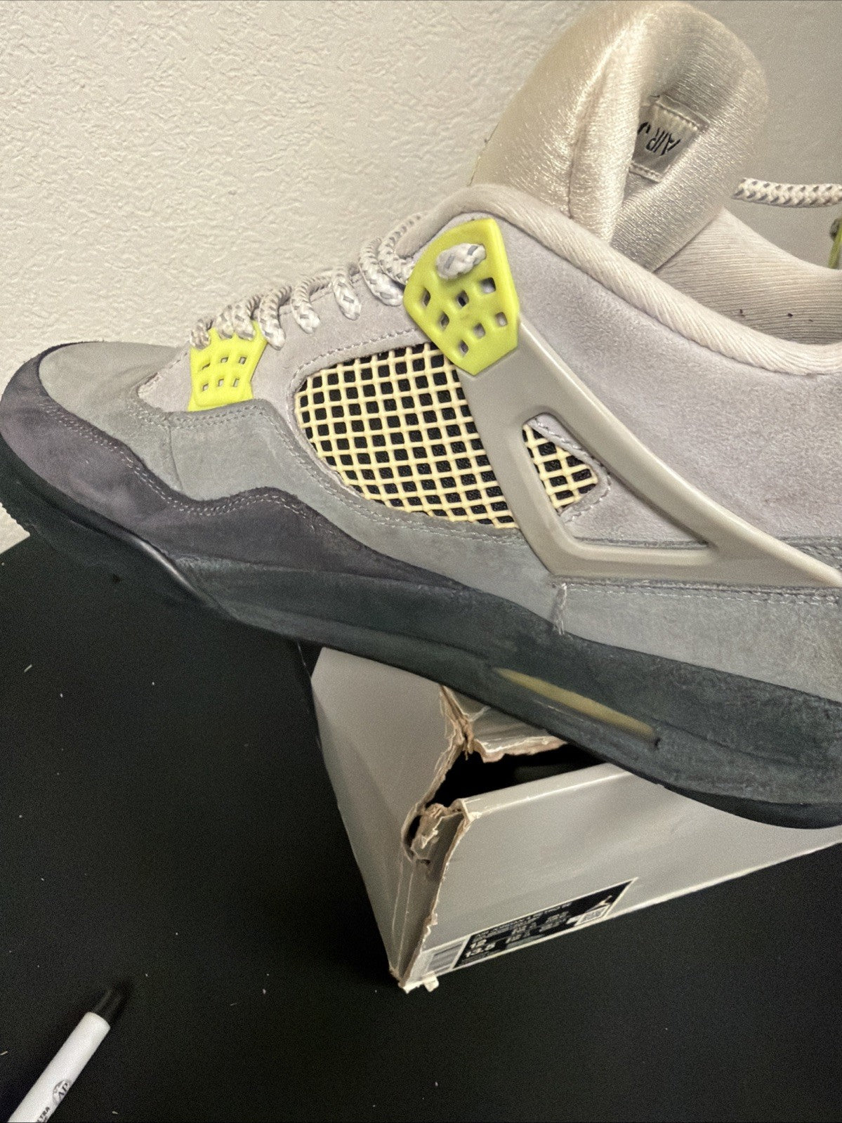 Air Jordan 4 Retro SE Neon 95 Size 12 Men’s Used OG Box
