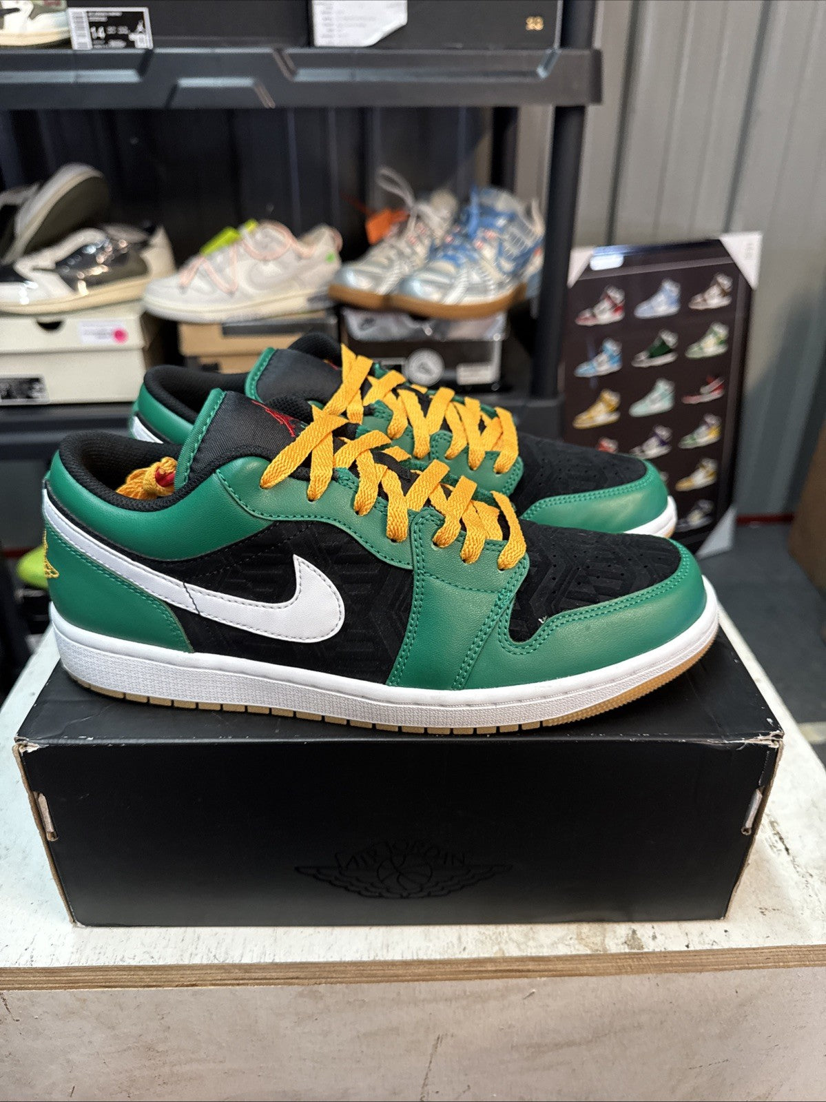 Size 10.5 - Air Jordan 1 Low SE “Holiday Special” Malachite