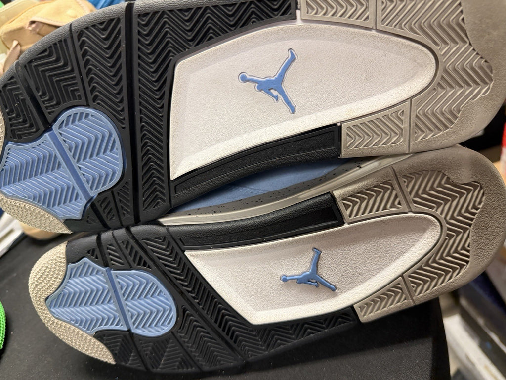 Size 11 - Jordan 4 Retro Mid University Blue