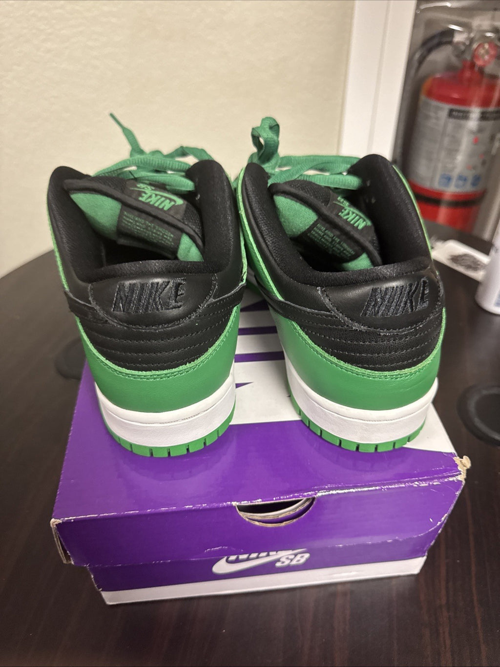 PREOWNED Nike SB Dunk Low Pro Classic Green Black White Size 9