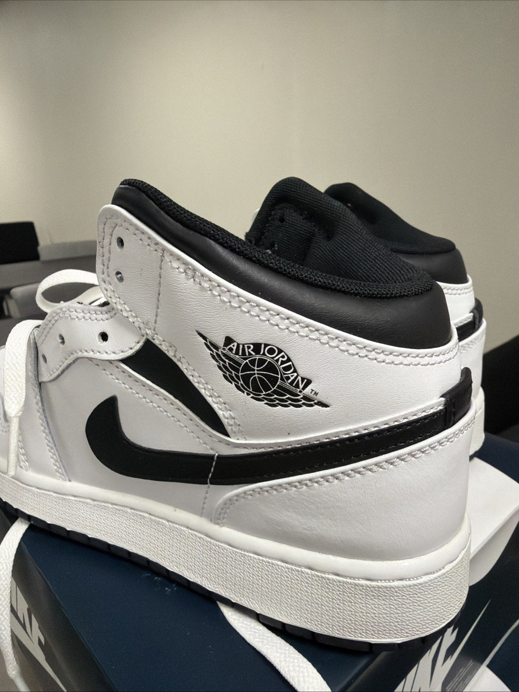 Nike Air Jordan 1 Mid Reverse Panda White Black DQ8423-132 YOUTH Sz 6.5