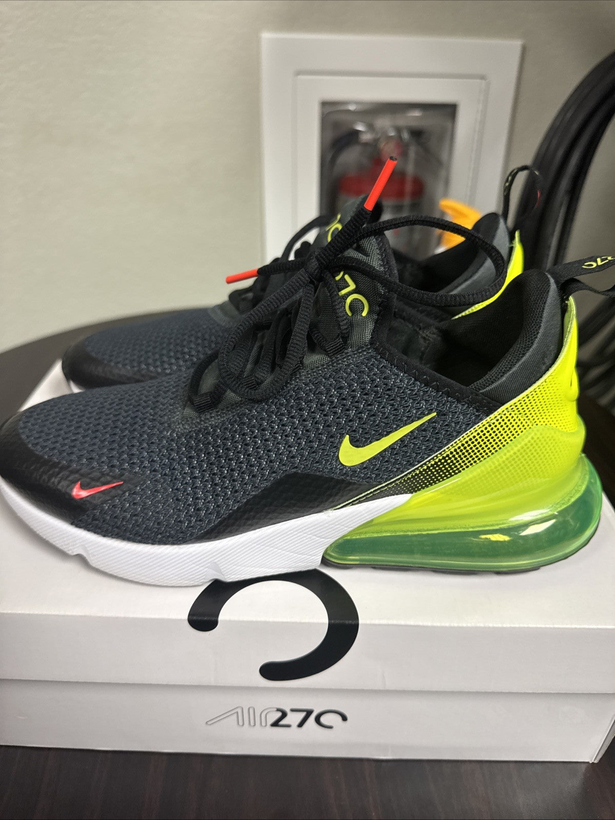 Nike AirMax 270 Neon Collection Sneakers Size 8