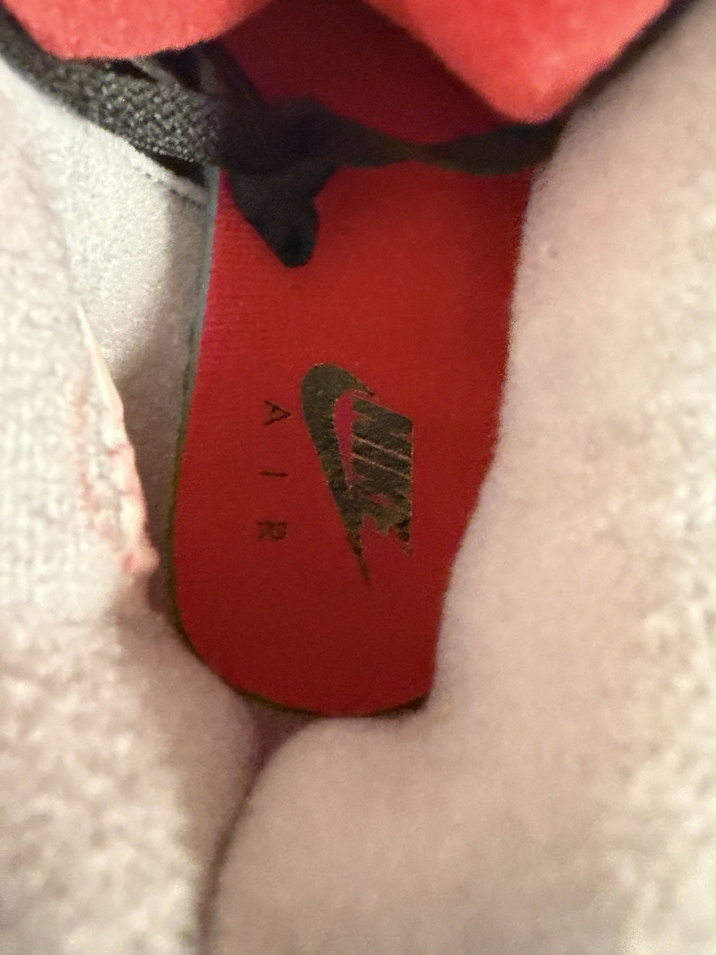 AIR JORDAN 4 Bred reimagined 2024 (GS) size 5