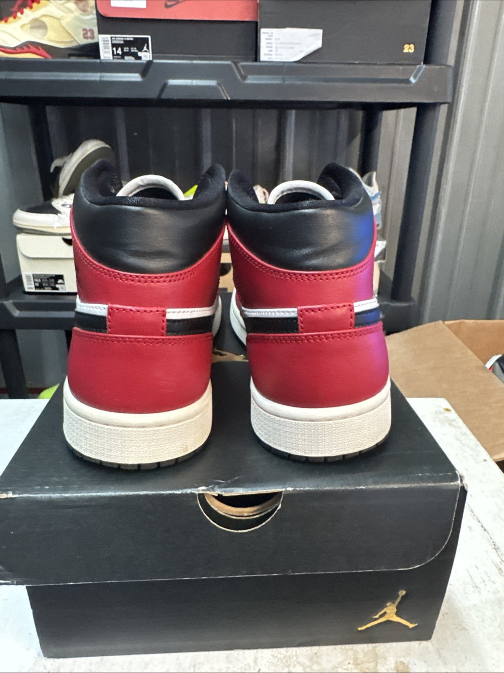Nike Air Jordan 1 Mid - Red, Black & White Chicago Size 9 MJ