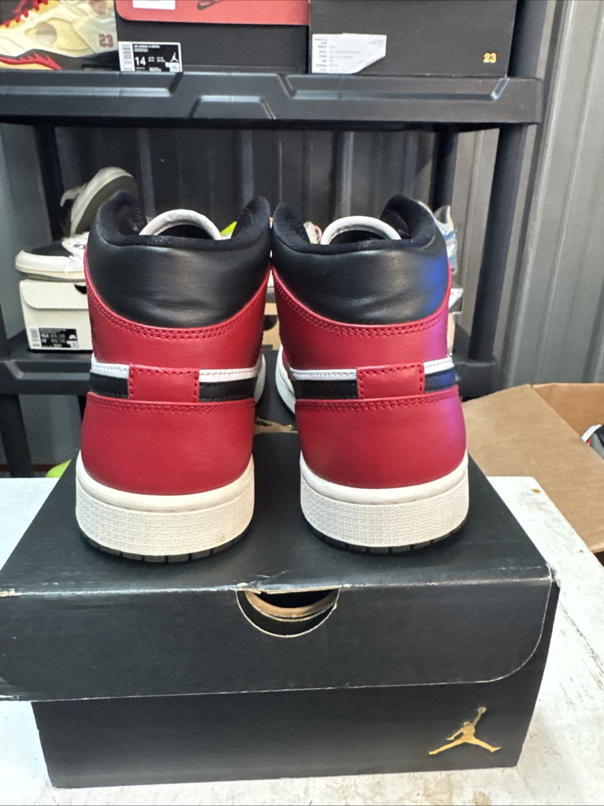 Nike Air Jordan 1 Mid - Red, Black & White Chicago Size 9 MJ