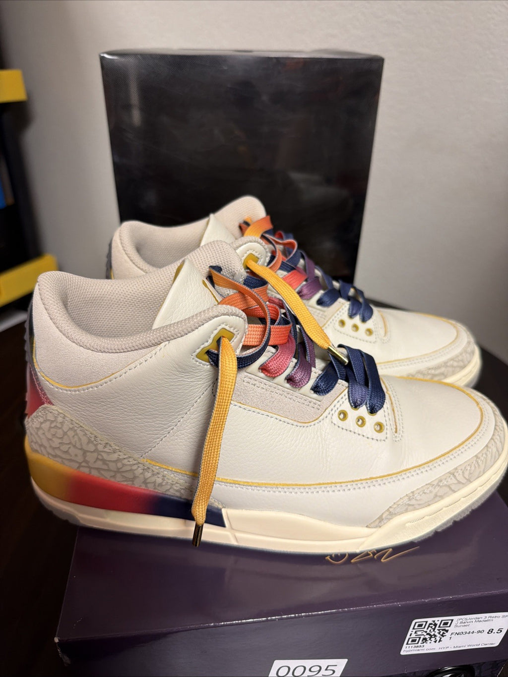 Air Jordan 3 J Balvin Medellin Sunset Retro Size 8.5 Mens Sneakers FN0344-901