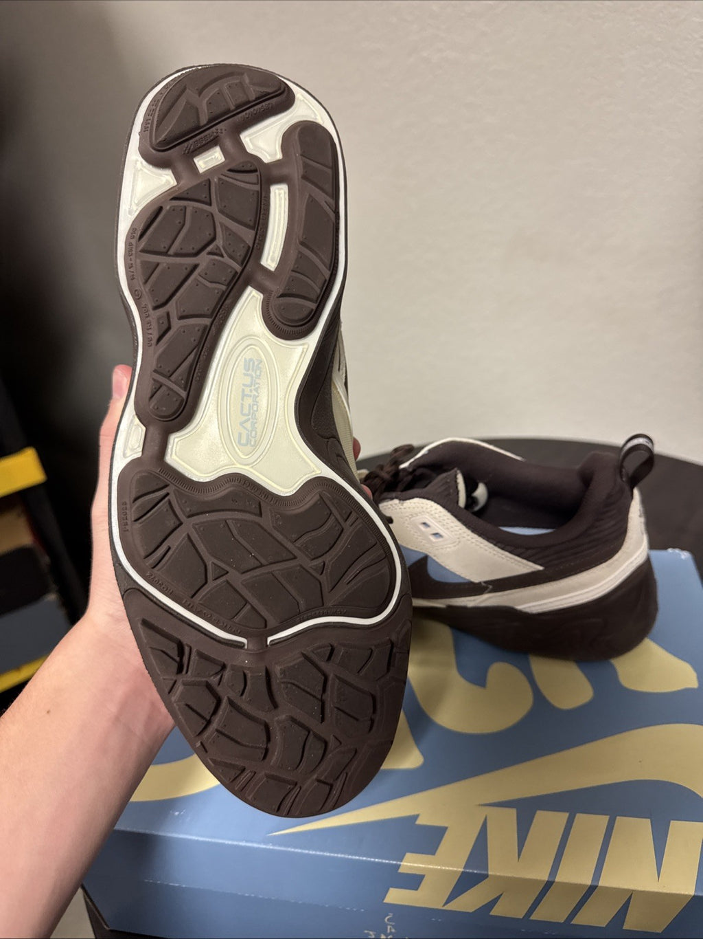 Size 11.5 - Travis Scott x Nike Zoom Field Jaxx Leche Blue