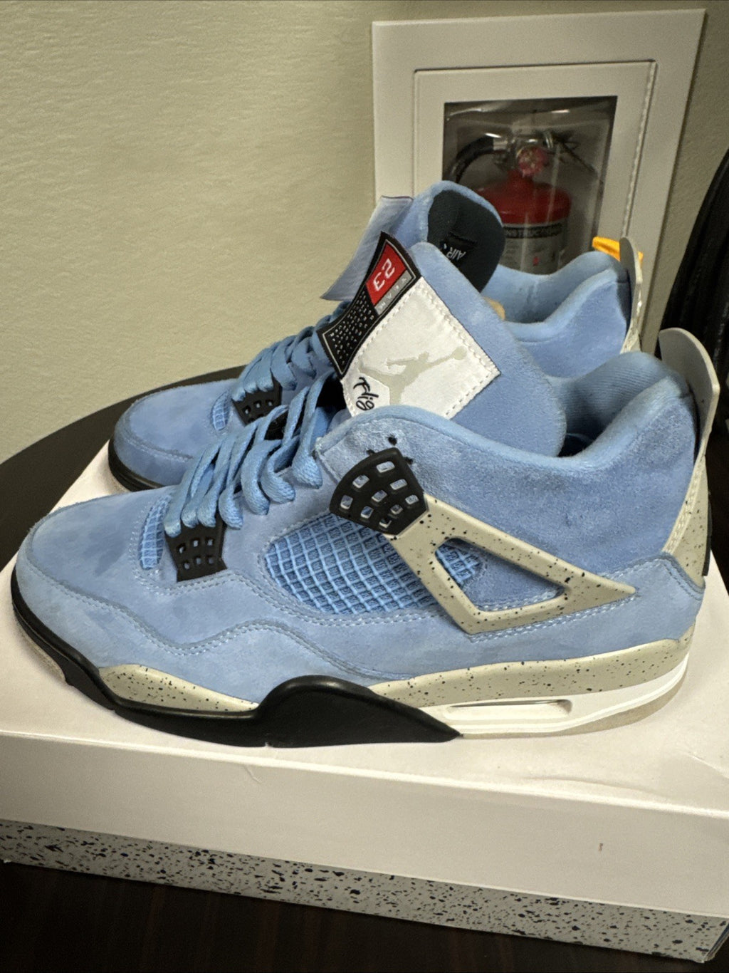 Jordan Air Jordan 4 Retro university blue men’s size 9￼