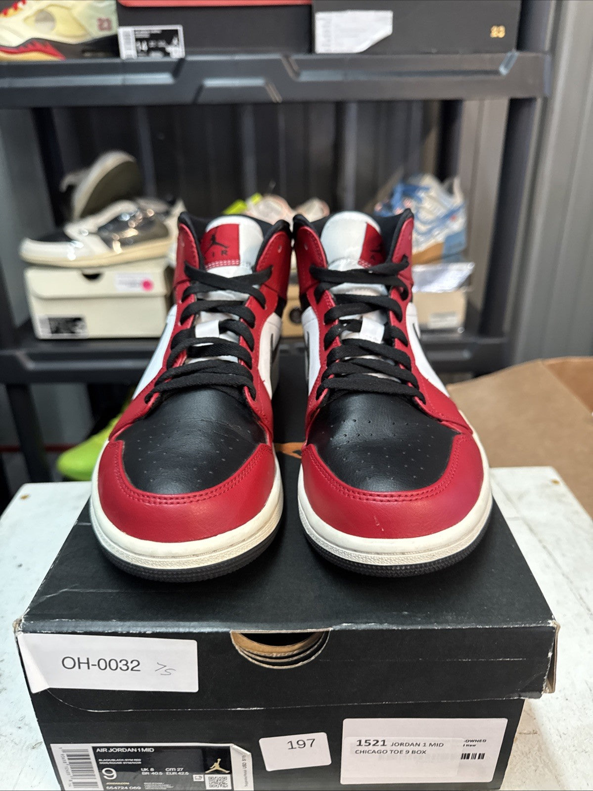 Nike Air Jordan 1 Mid - Red, Black & White Chicago Size 9 MJ