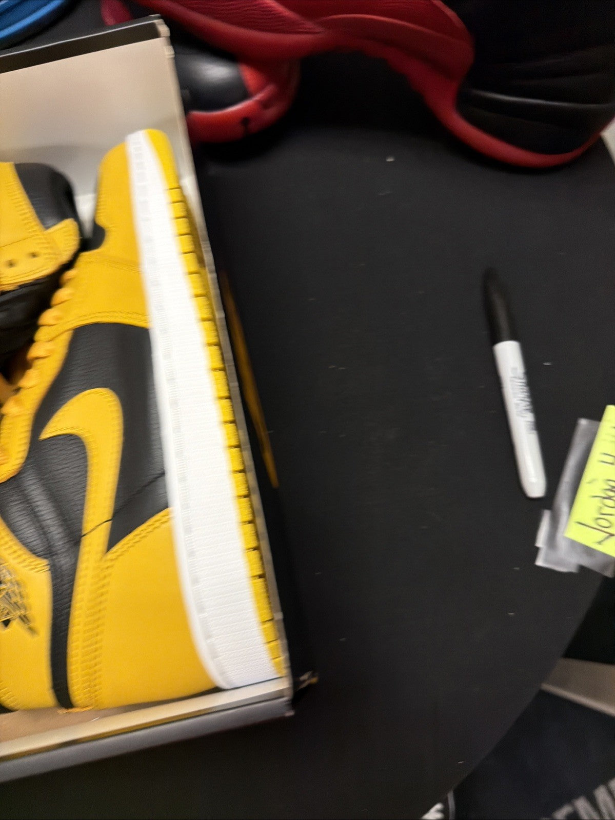Size 9 - Jordan 1 Retro OG High Pollen