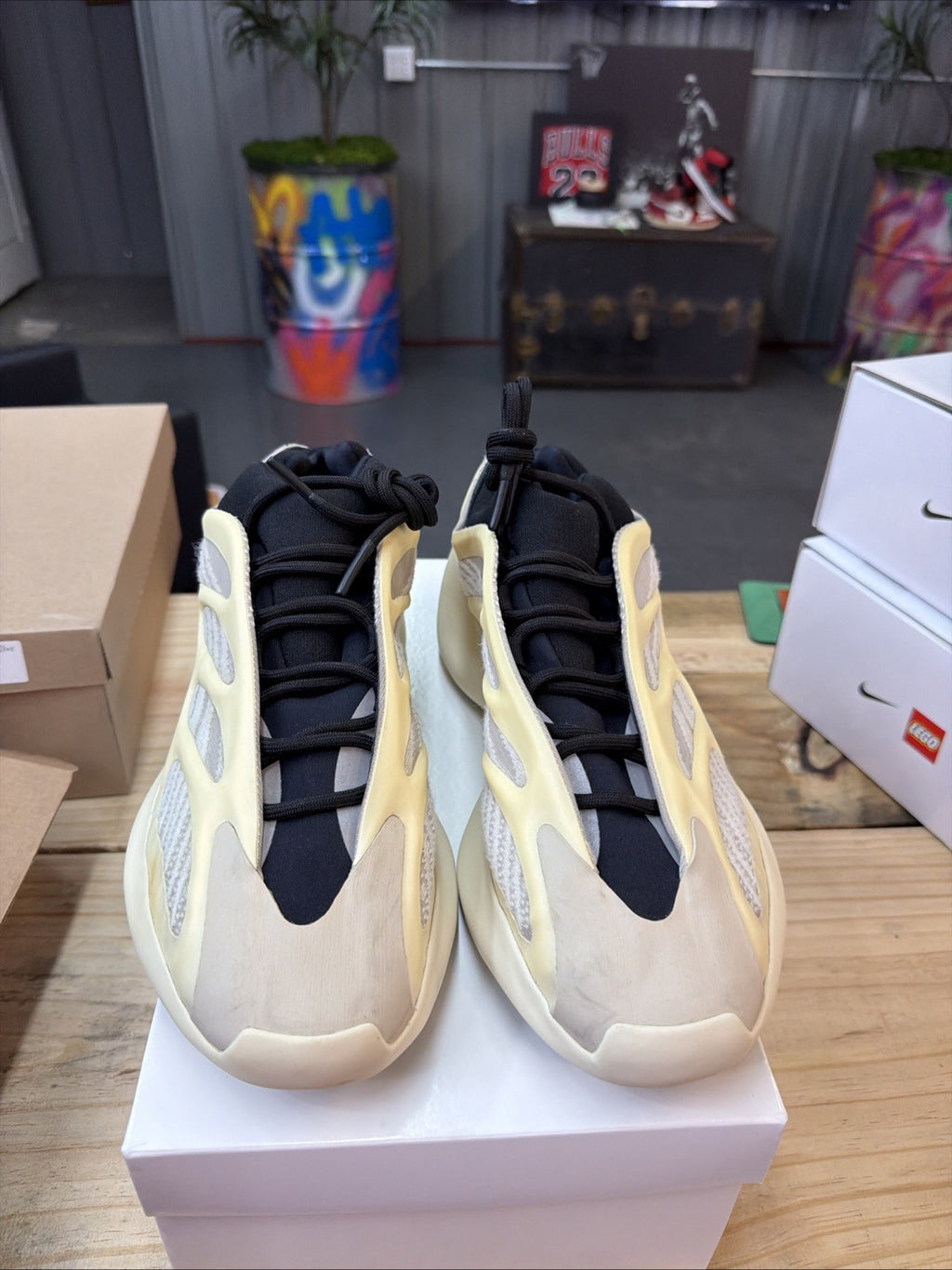 Adidas Yeezy 700 V3 ‘Azael’ Men’s Size 13 Pre-owned Sneakers FW4980