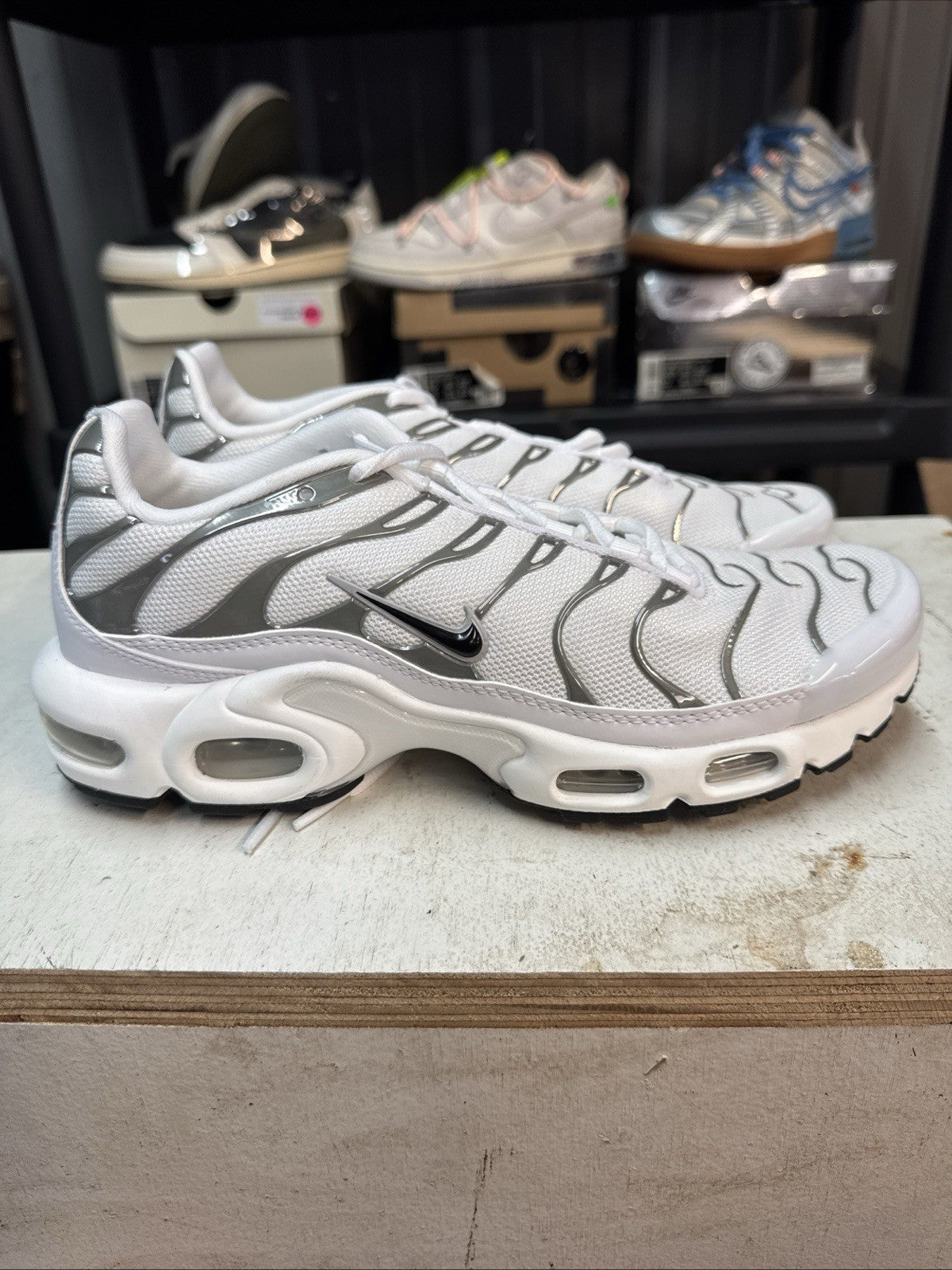 Size 8.5 - Nike AirMax Plus. White /Metallic Silver | No Box