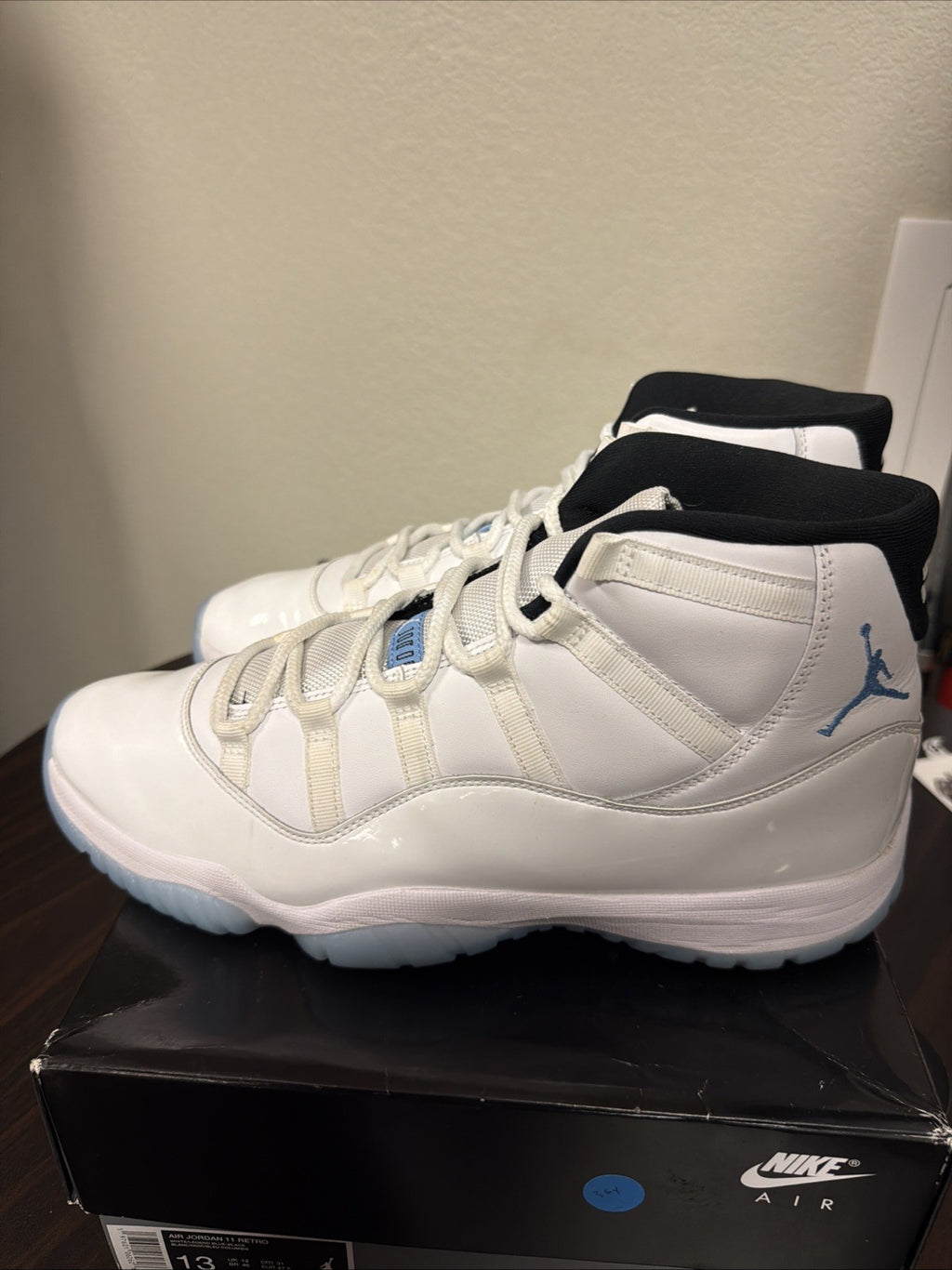 Air Jordan 11  Retro "Legend Blue" CT8012-104  Mens Size 13 .2024