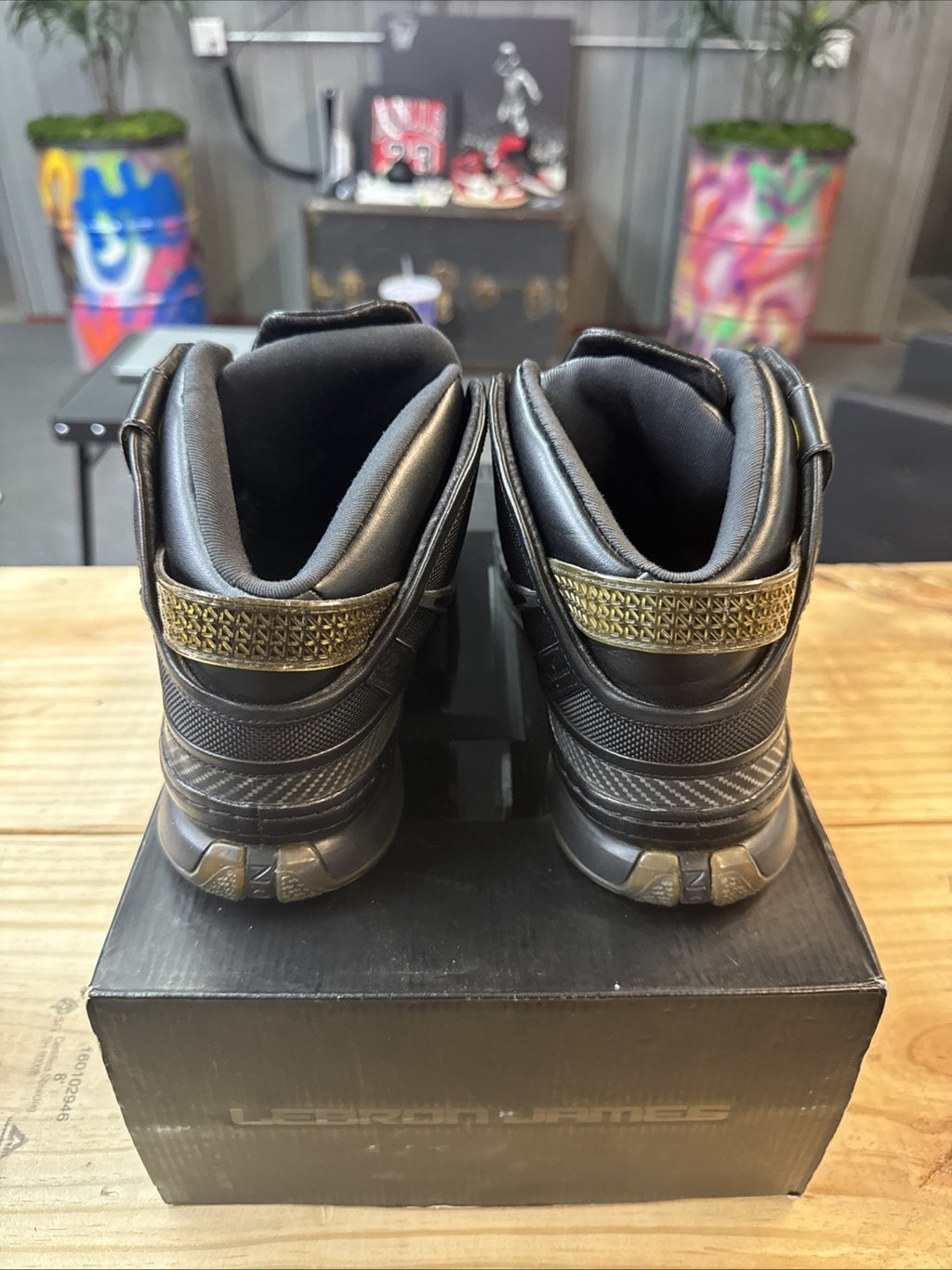 Size 9 - 2009 Nike Zoom Lebron 6 "Blackout"