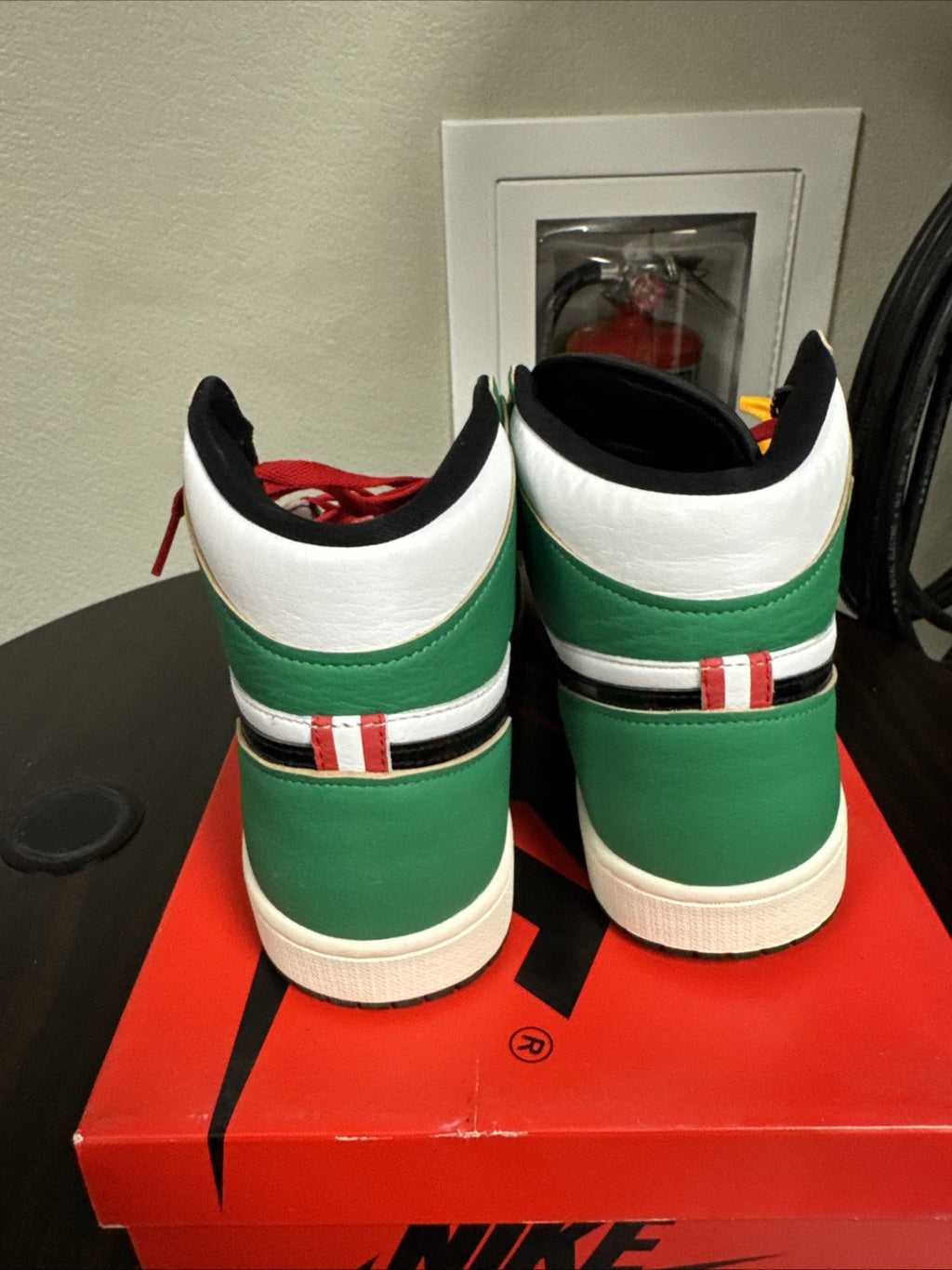 Womens Size 11.5 - Air Jordan 1 Retro High OG 'Lucky Green Sneakers  | Worn Once