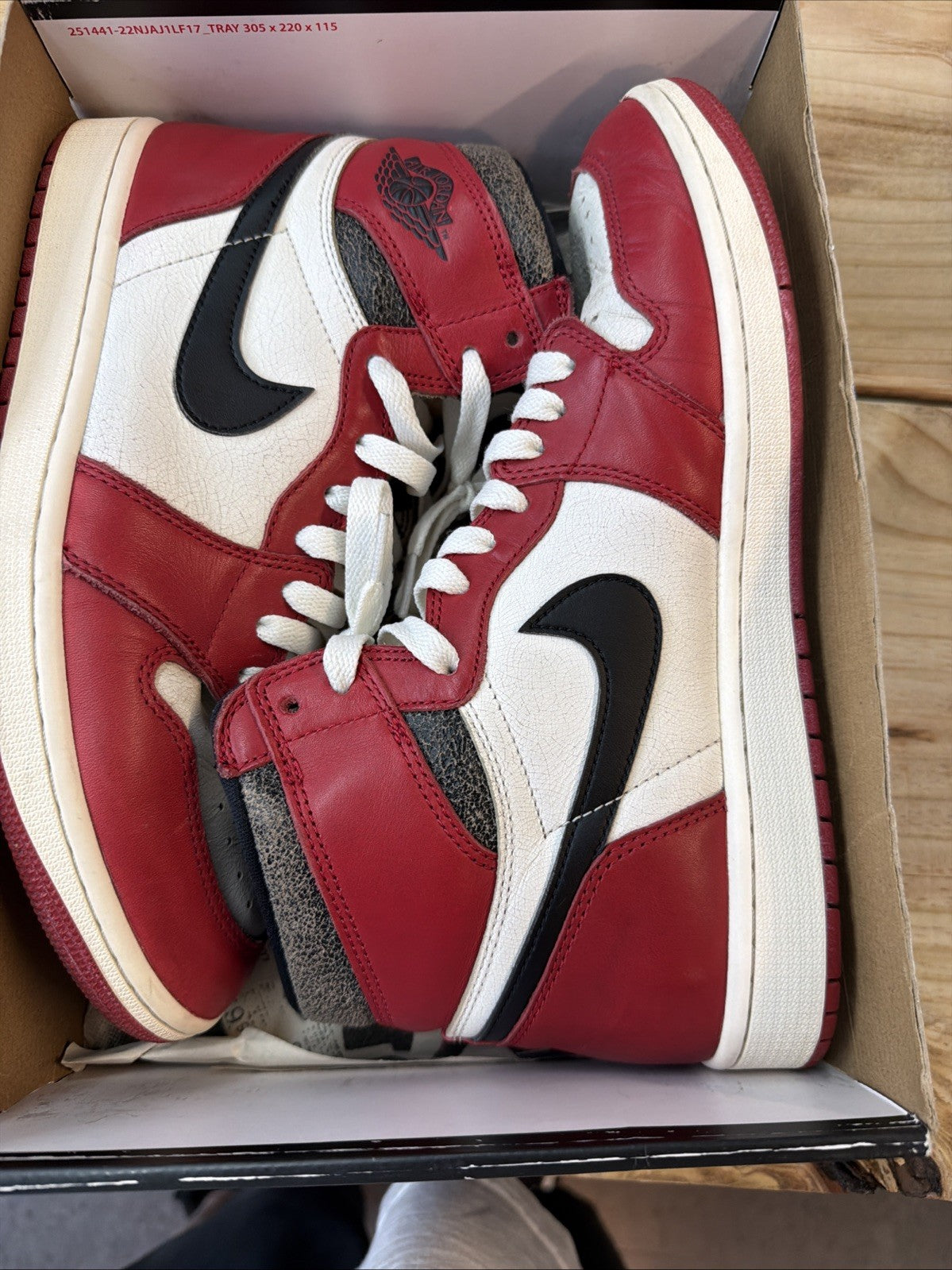 Size 9.5 - Jordan 1 Retro High OG Chicago Lost & Found 2022 w/ Box