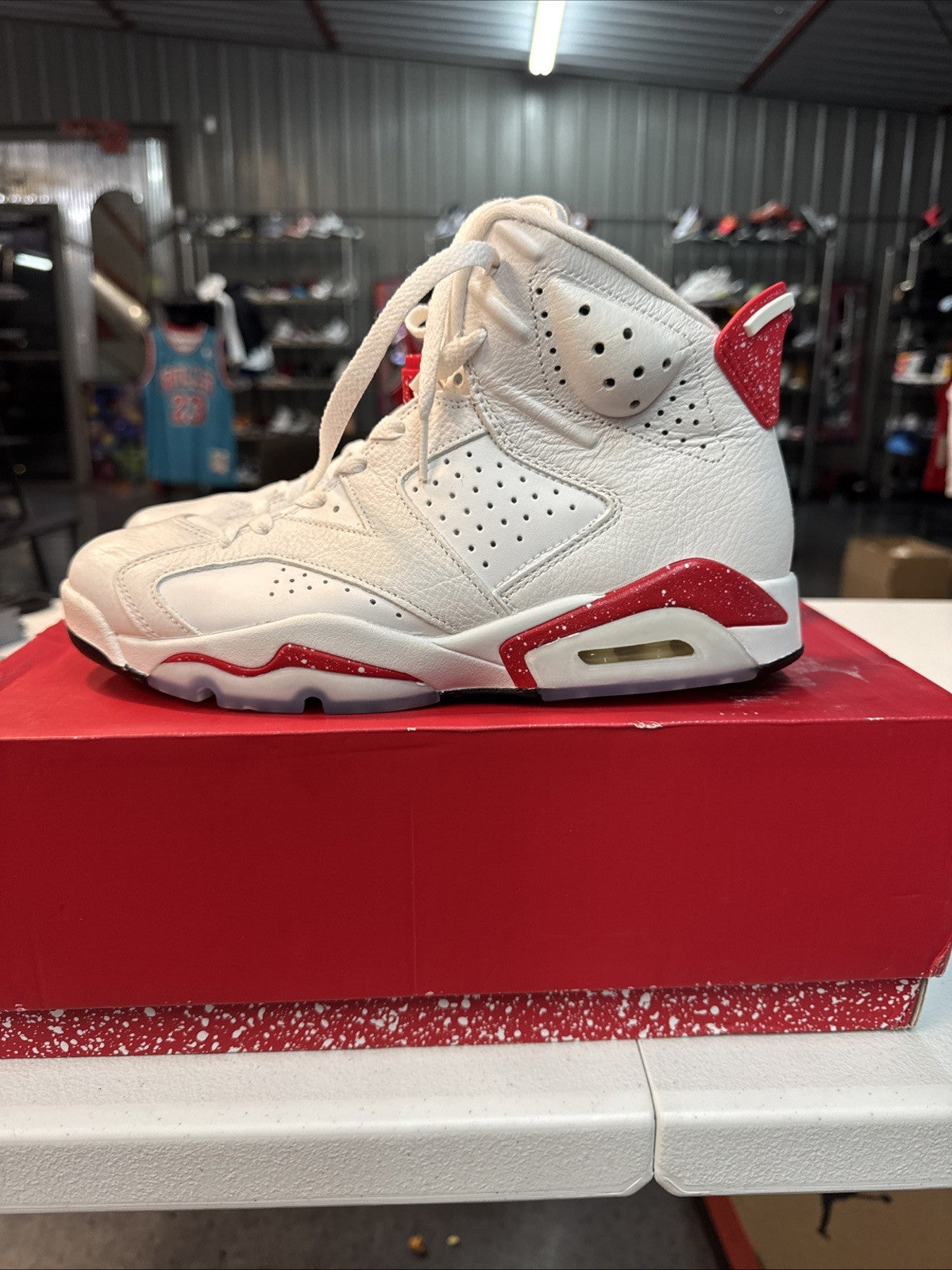 Size 8 - Jordan 6 White and University Red 2022 | Barely Wore