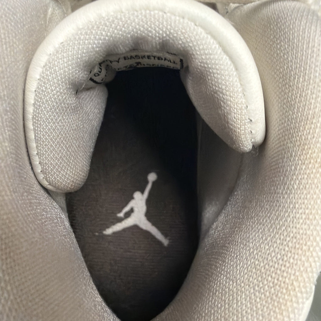 Nike Air Jordan 11 Neapolitan Sail Velvet Brown Atmosphere AR0715-101 Women 7.5