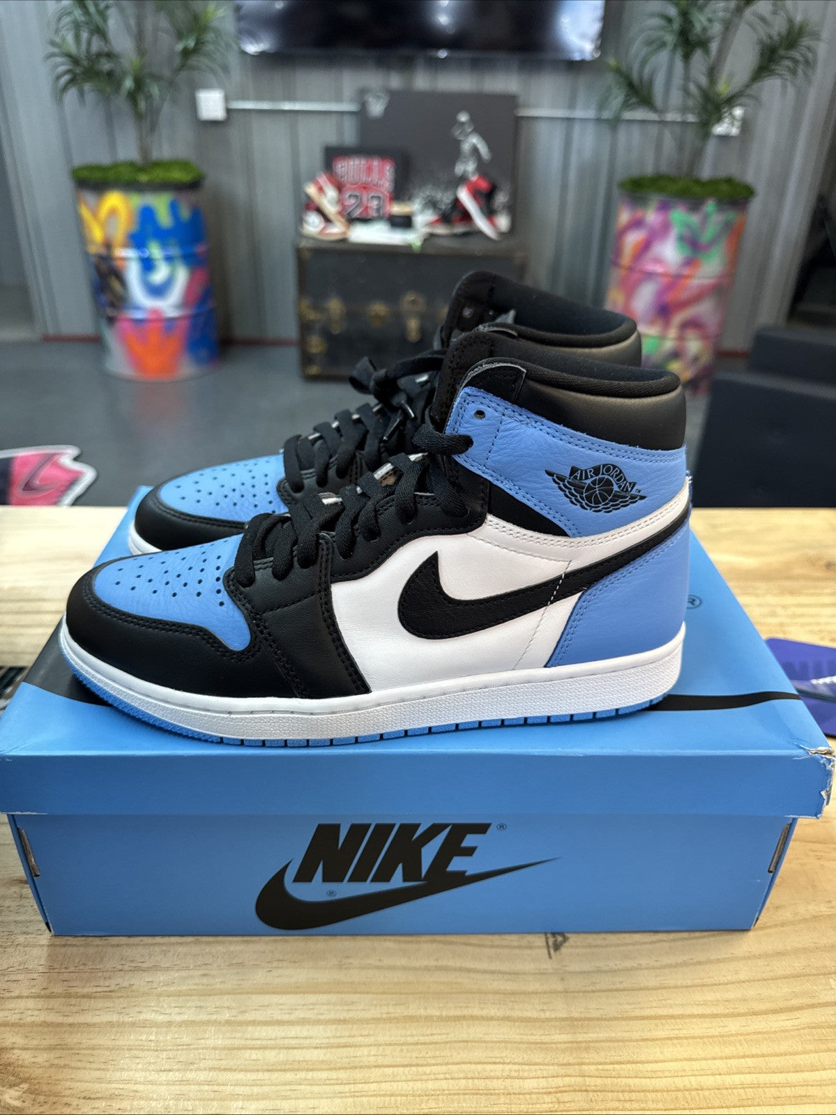 Size 8.5 - Jordan 1 Retro OG High UNC Toe