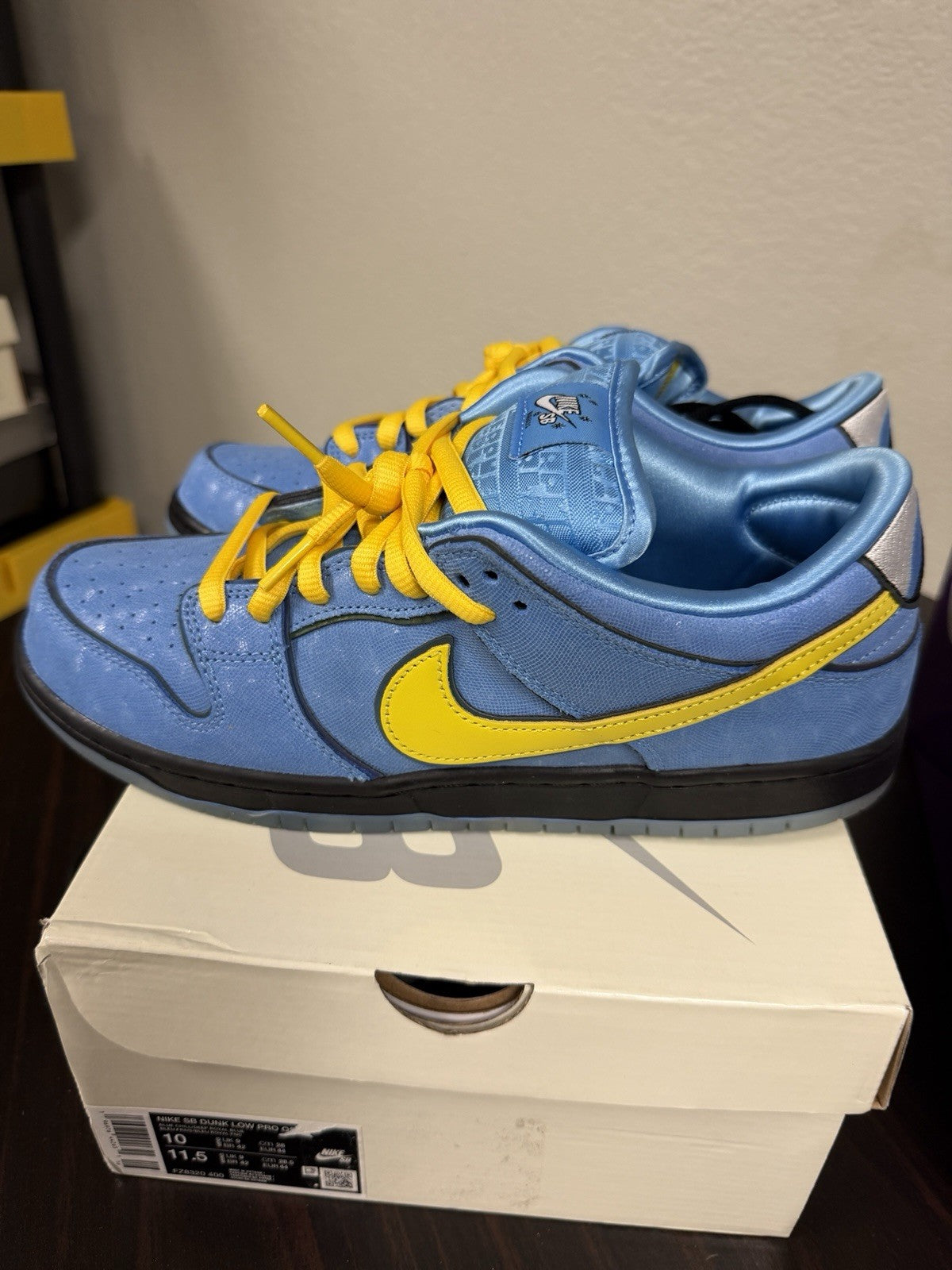 Size 10 - The Powerpuff Girls x Nike Dunk Low Pro SB QS Bubbles Men's Shoes